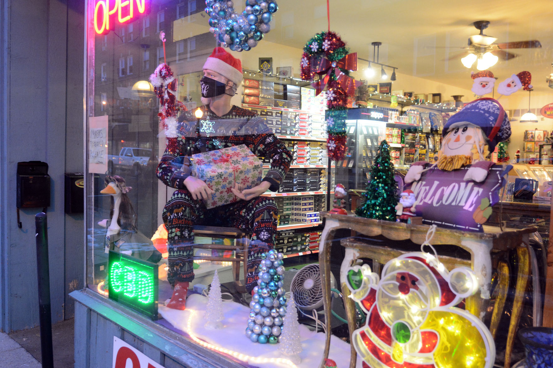 Portage shop windows, Dec. 18, 2020
